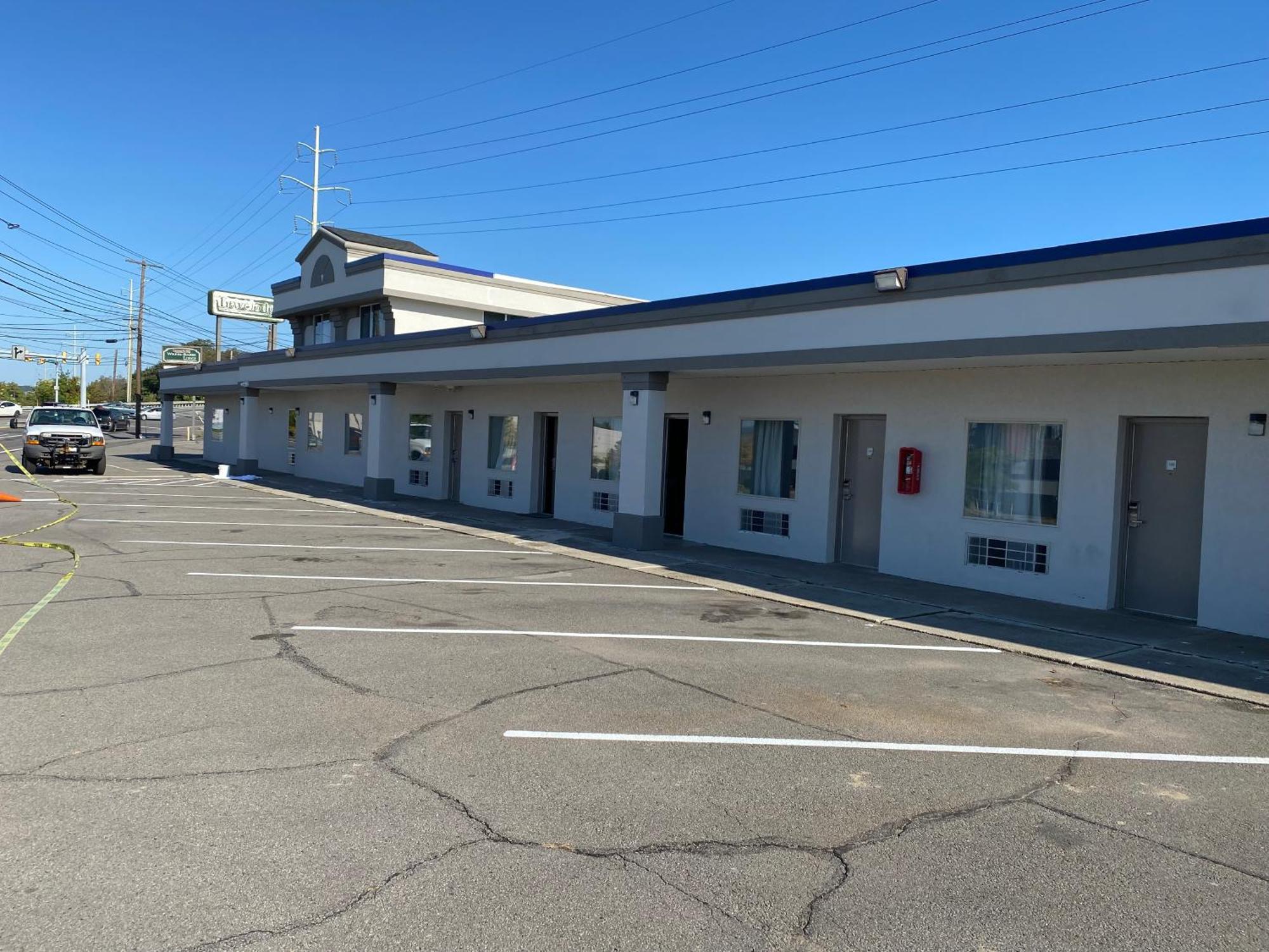 Wilkes-Barre Lodge Экстерьер фото